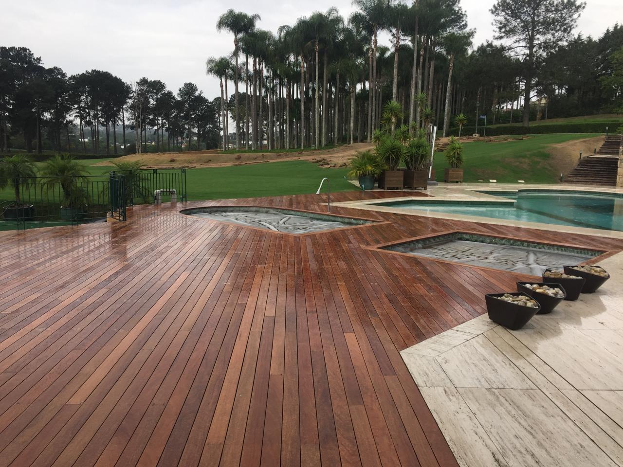 Deck em Ipê, acabamento Área de piscina · Bona Oil Deck
